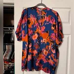 Women’s Mulicolor blouse. Size L but fits like XL